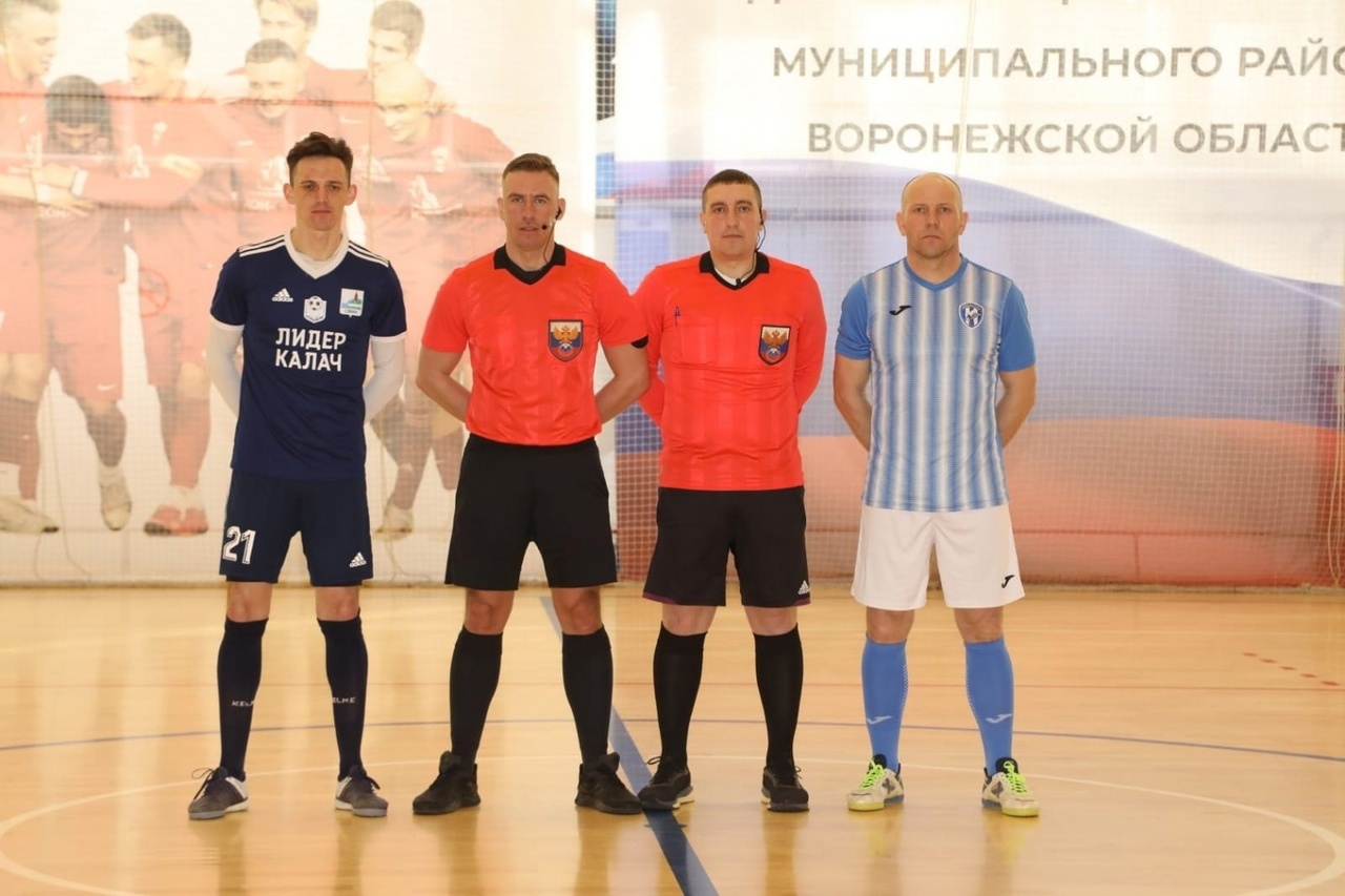 Полуфинал открытого турнира по мини-футболу.