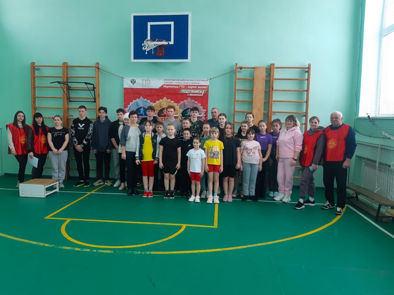 21 февраля, жители Семёновского сельского поселения, приняли участие в Фестивале ВФСК ГТО среди населения Воронежской области 2024 г., посвящённого «Дню Защитника Отечества» и участникам СВО..