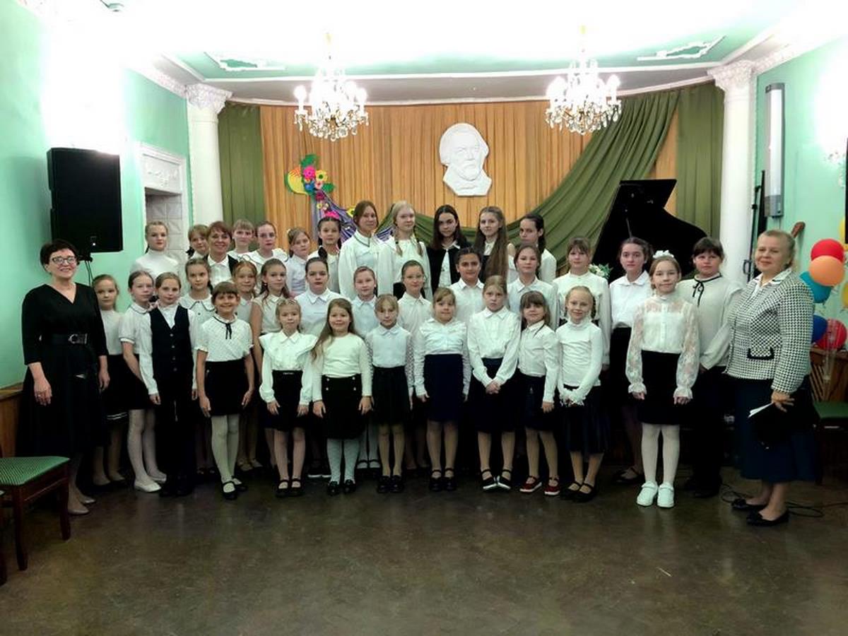 Осенних дней очарованье.