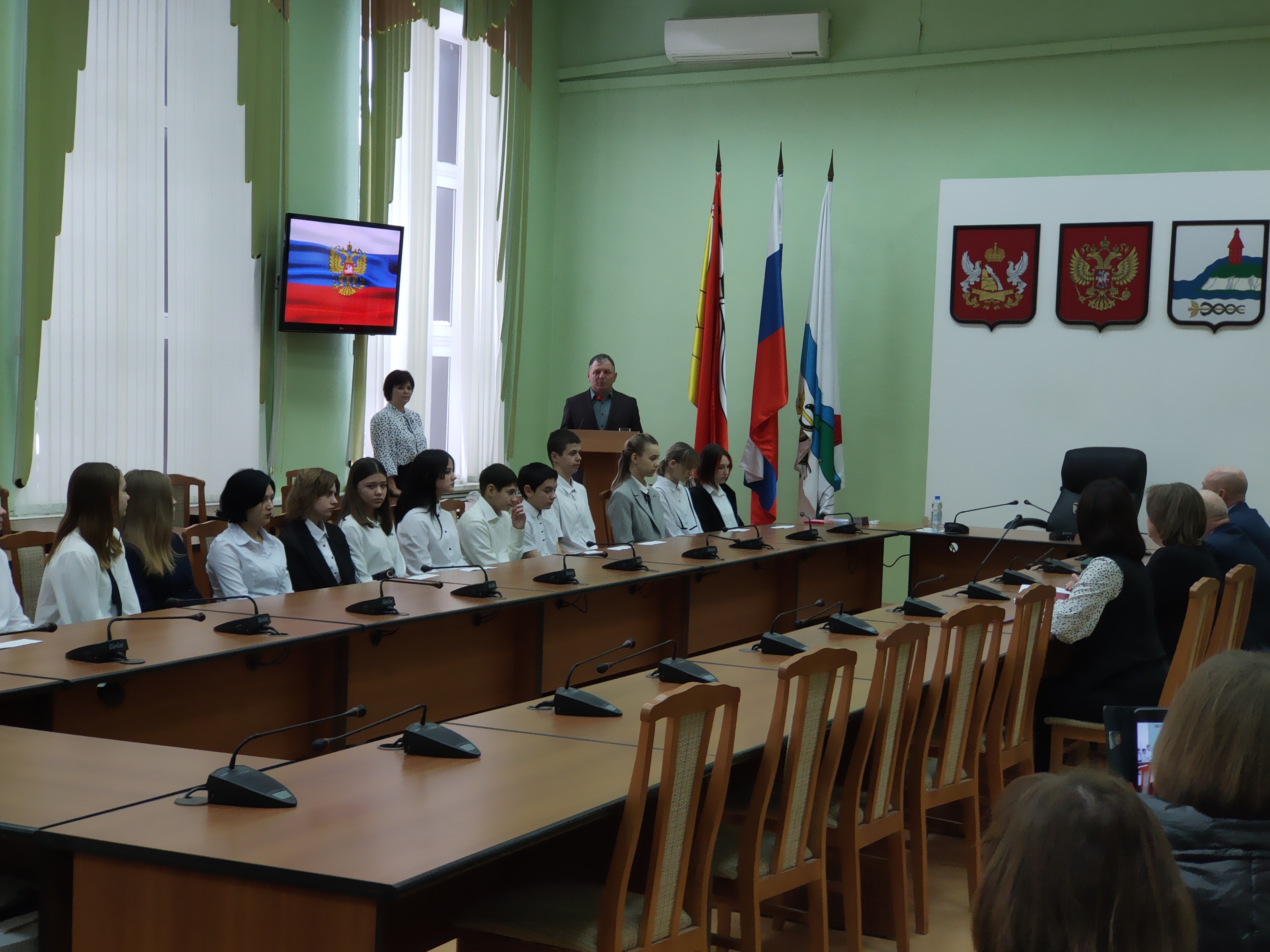 Торжественная церемония вручения паспортов Российской Федерации юным гражданам, достигшим 14 лет, в рамках Всероссийского проекта «Мы – граждане России!»..