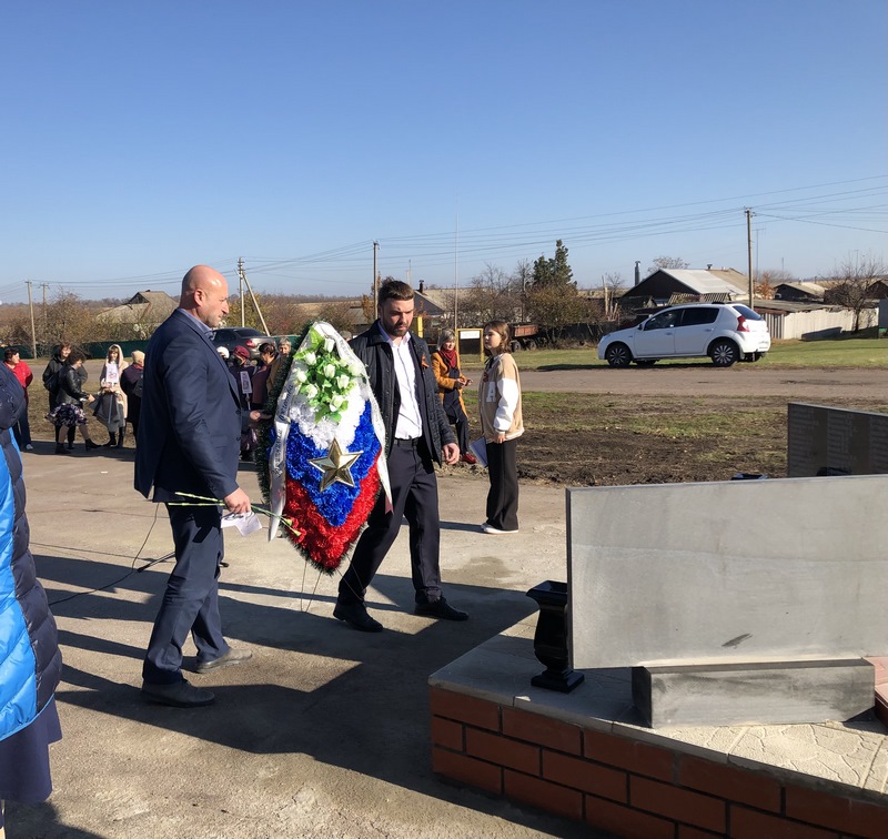 Открытие памятника воинам-односельчанам, участникам Великой Отечественной войны в пос. Колос Калачеевского сельского поселения Калачеевского муниципального района..