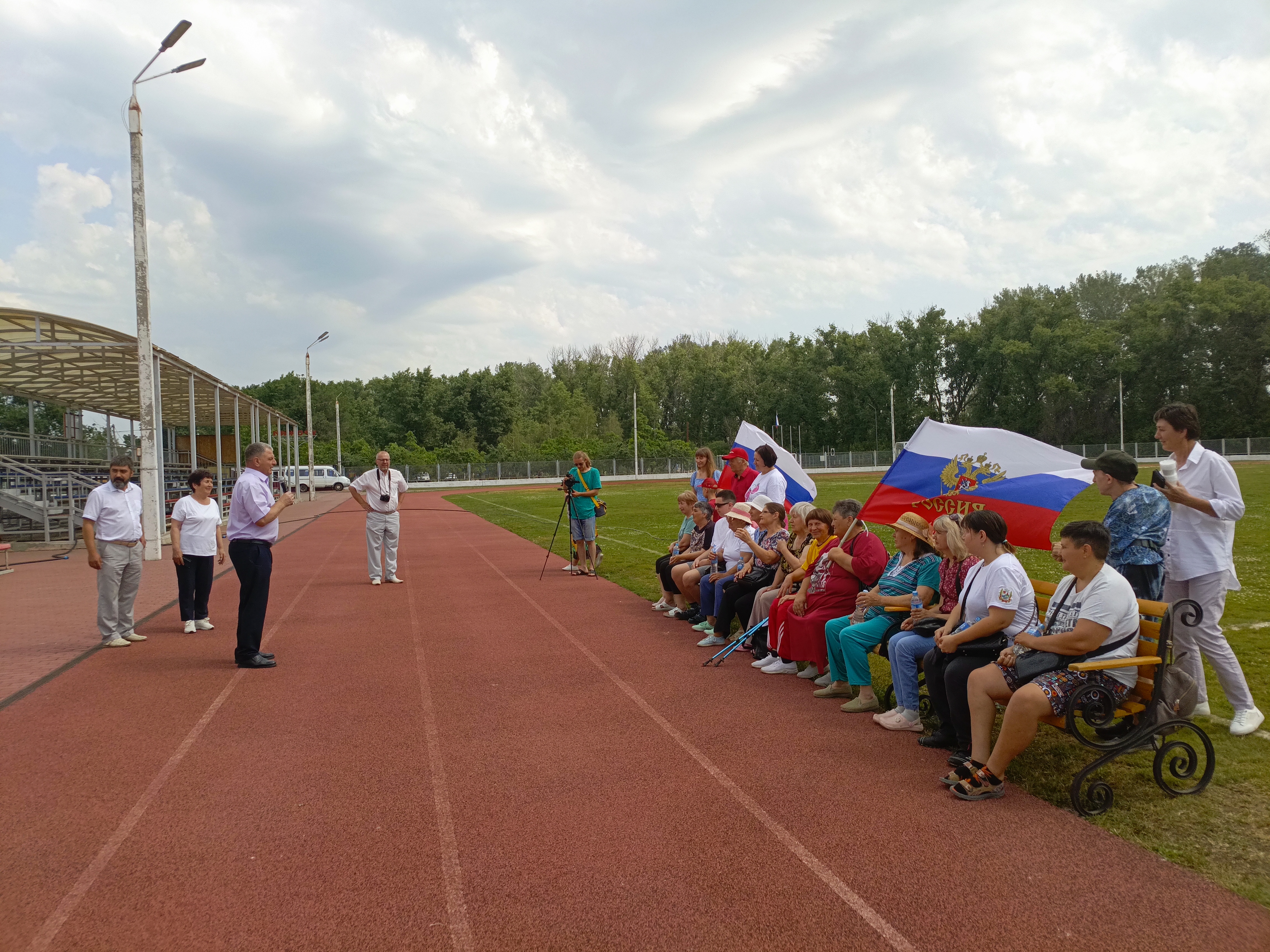 10 июня на стадионе &quot;Урожай&quot; прошло спортивное мероприятие с лицами ОВЗ, посвященное «Дню России», в рамках Всероссийского марафона «Сила России».