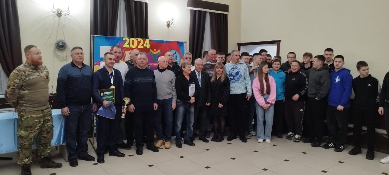 30 декабря в ДК им. Чапаева проходило Торжественное награждение и закрытие Первенства Калачеевского района по бильярду на Кубок главы администрации Калачеевского района!.