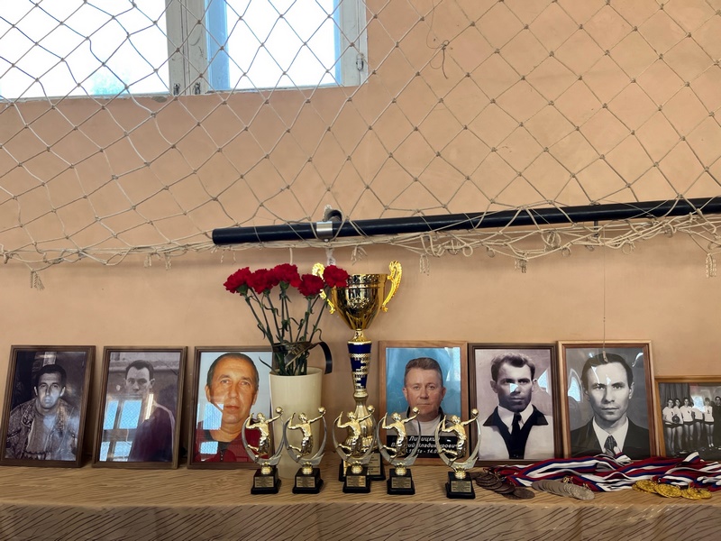 Открытое первенство Калачеевского муниципального района по волейболу среди юношей, в дань уважения тренерам спортивной школы, посвятившим свои жизни спорту и воспитанию подрастающего поколения:.
