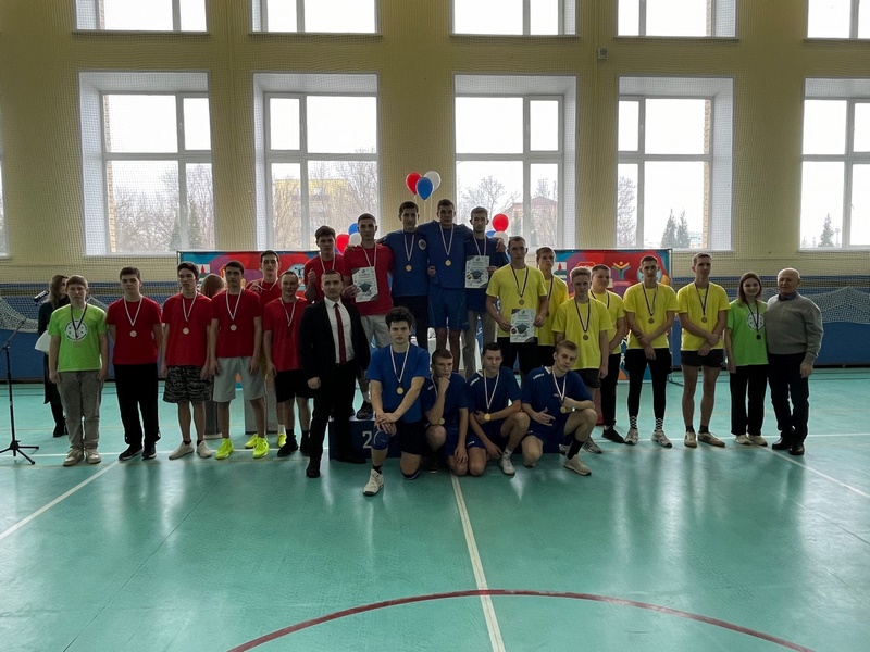 25 января, в честь празднования дня студента, прошёл турнир по волейболу среди команд Калачеевского аграрного техникума на базе ФОК «Калачеевский» им. С.Д. Просветова! В турнире приняли участие 4 команды..