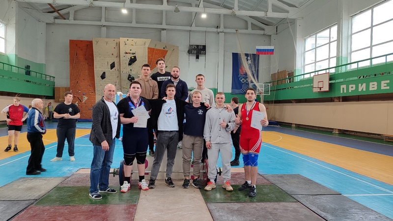 6-7 марта в Россоши состоялся Кубок и Первенство Воронежской области по тяжелой атлетике. Калачеевская команда была представлена 13 спортсменами.