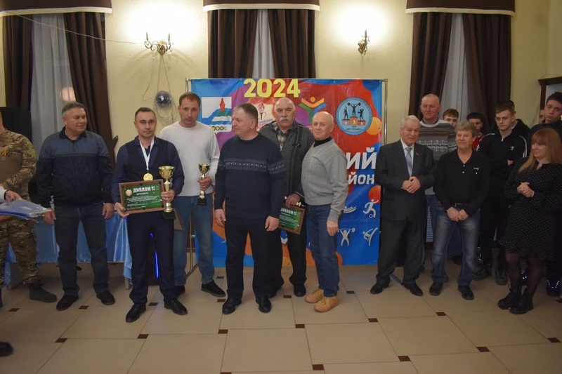 В районе провели первенство среди бильярдистов..