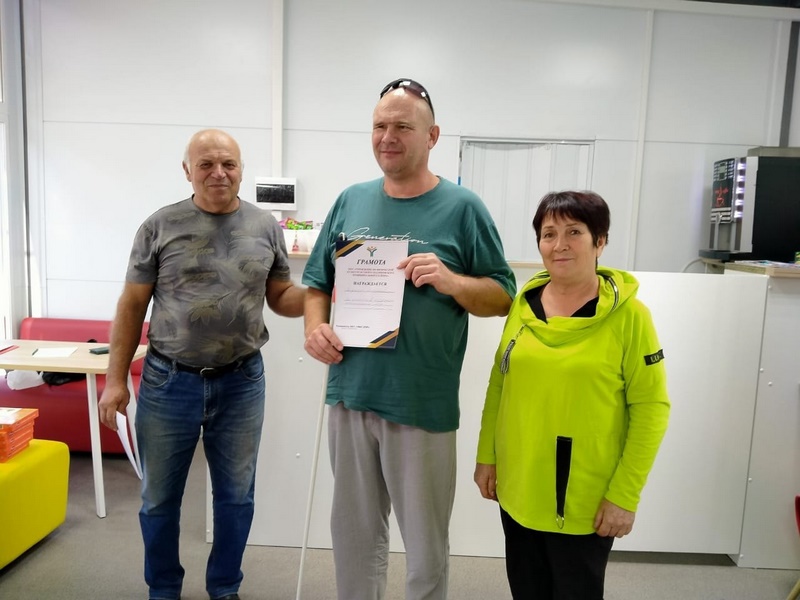 Утром 6 сентября, в преддверии Дня Города, в уютном кафе городского парка собрались люди с ограниченными возможностями..