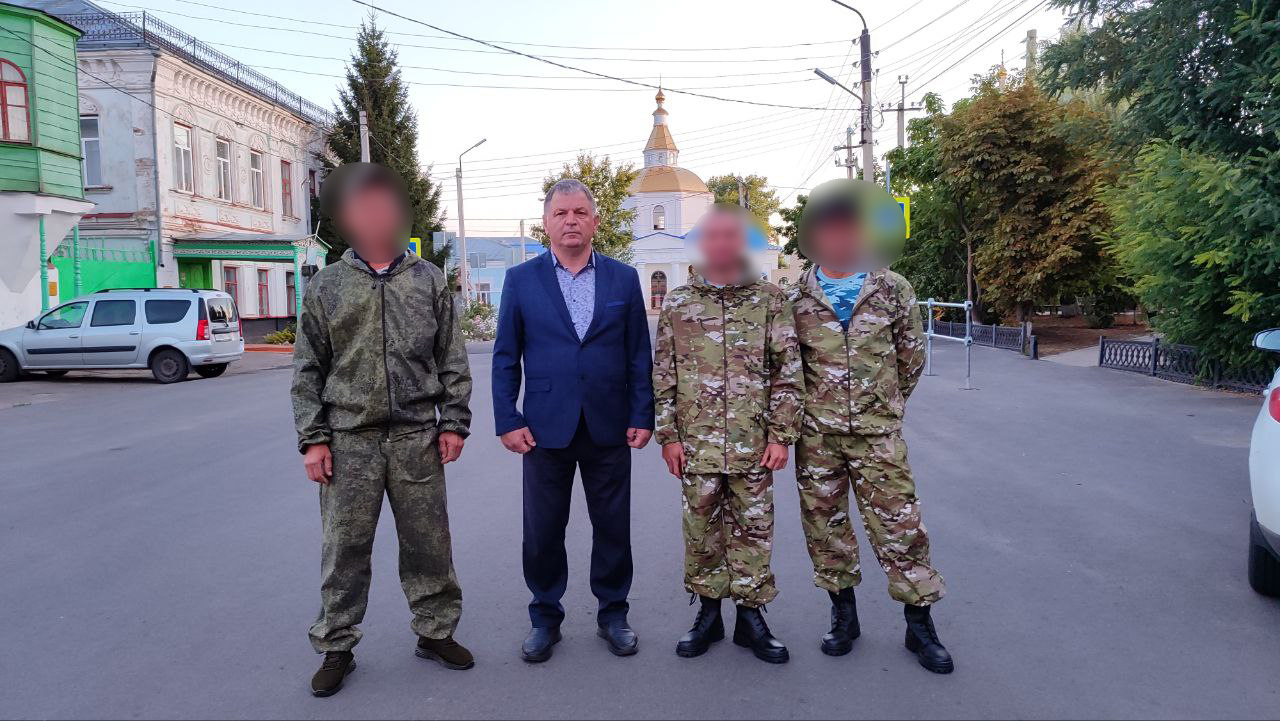 Глава администрации Калачеевского муниципального района встретился с контрактниками..