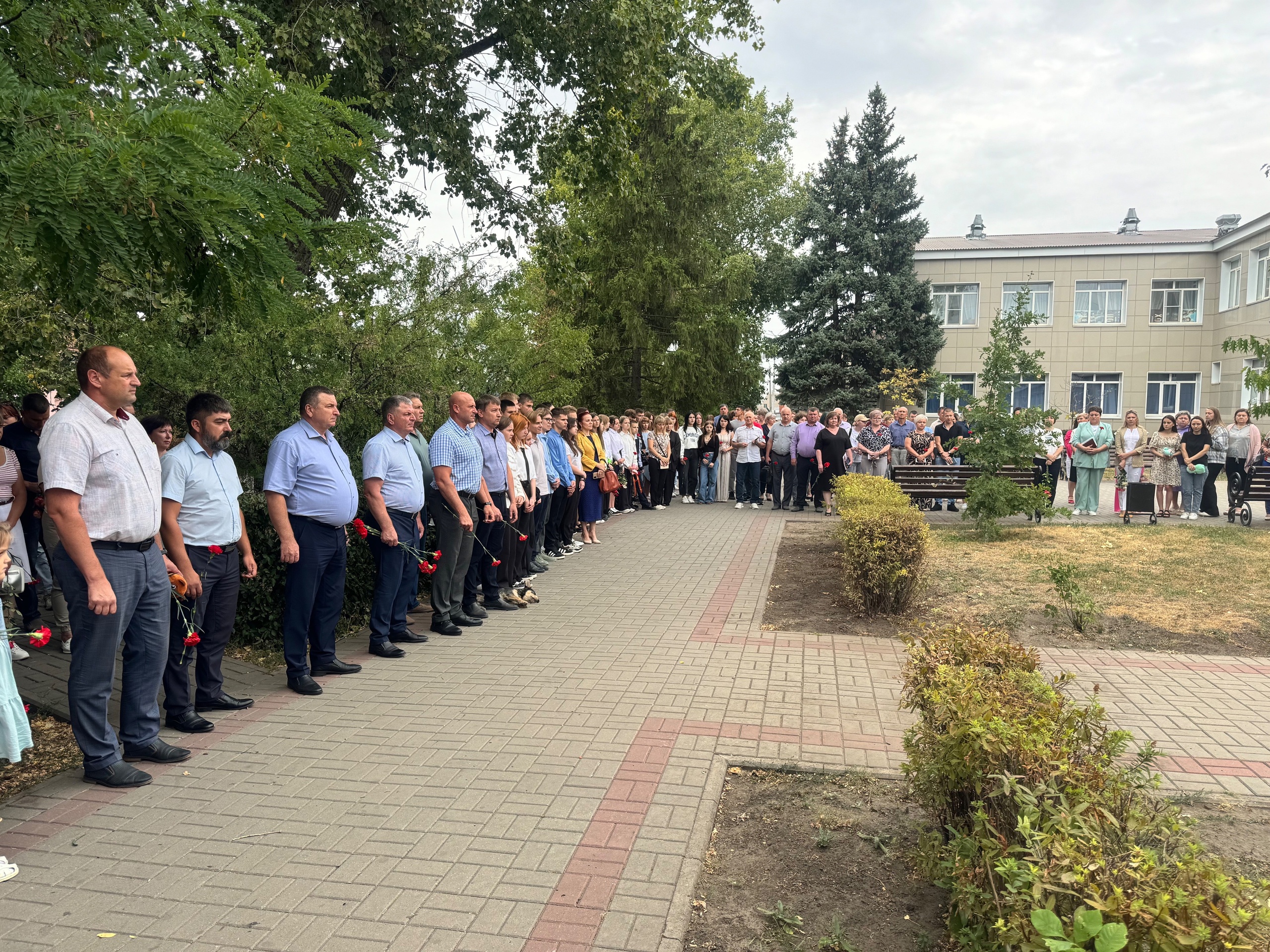 3 сентября наша страна отмечает печальную и памятную дату - День солидарности в борьбе с терроризмом..