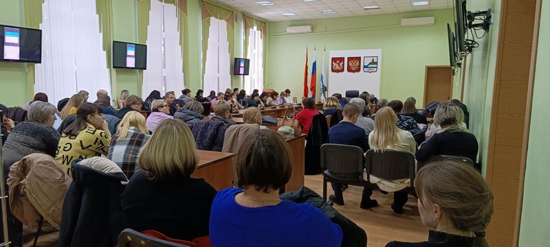 ТИК Калачеевского района проводит обучение организаторов выборов.