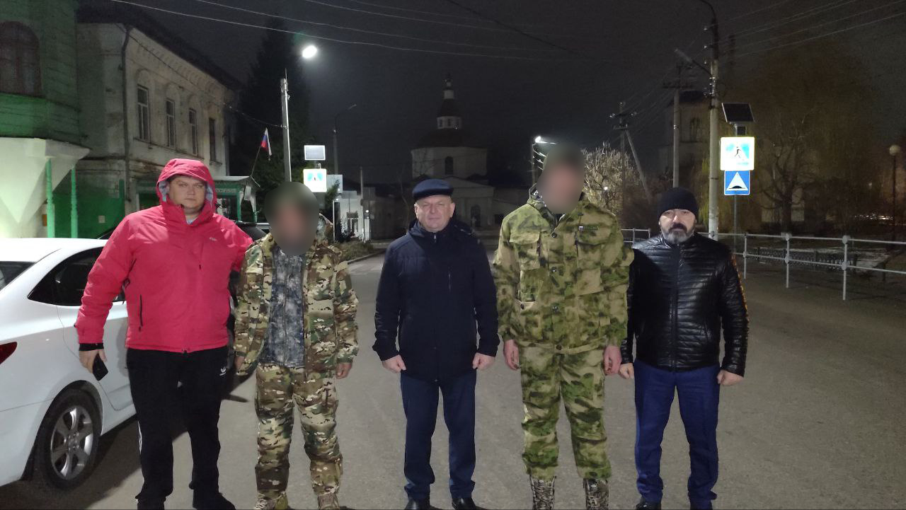 На сборный пункт армии в Воронеж отправилась очередная группа мужчин, заключившие контракт с Министерством обороны..