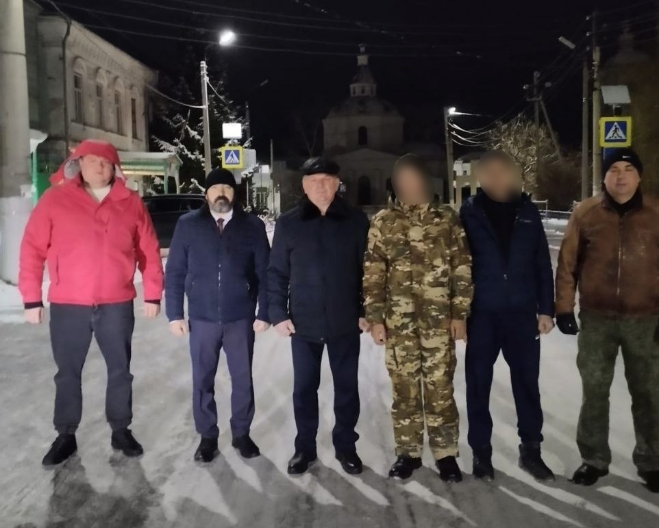 На сборный пункт армии в Воронеж отправилась очередная группа мужчин, заключившие контракт с Министерством обороны..
