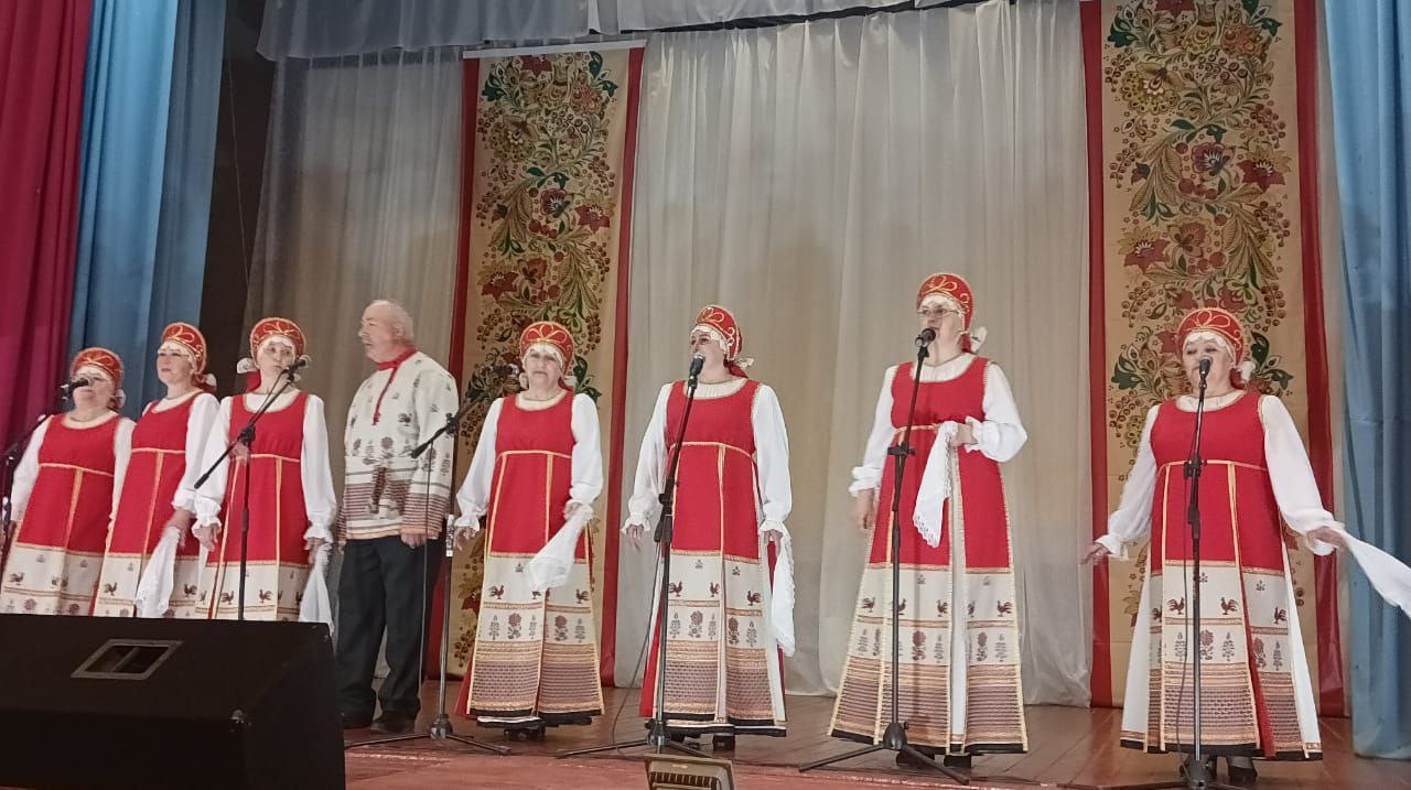 В Калачеевском муниципальном районе стартовал смотр-конкурс художественной самодеятельности «Счастье петь под небом синим»..