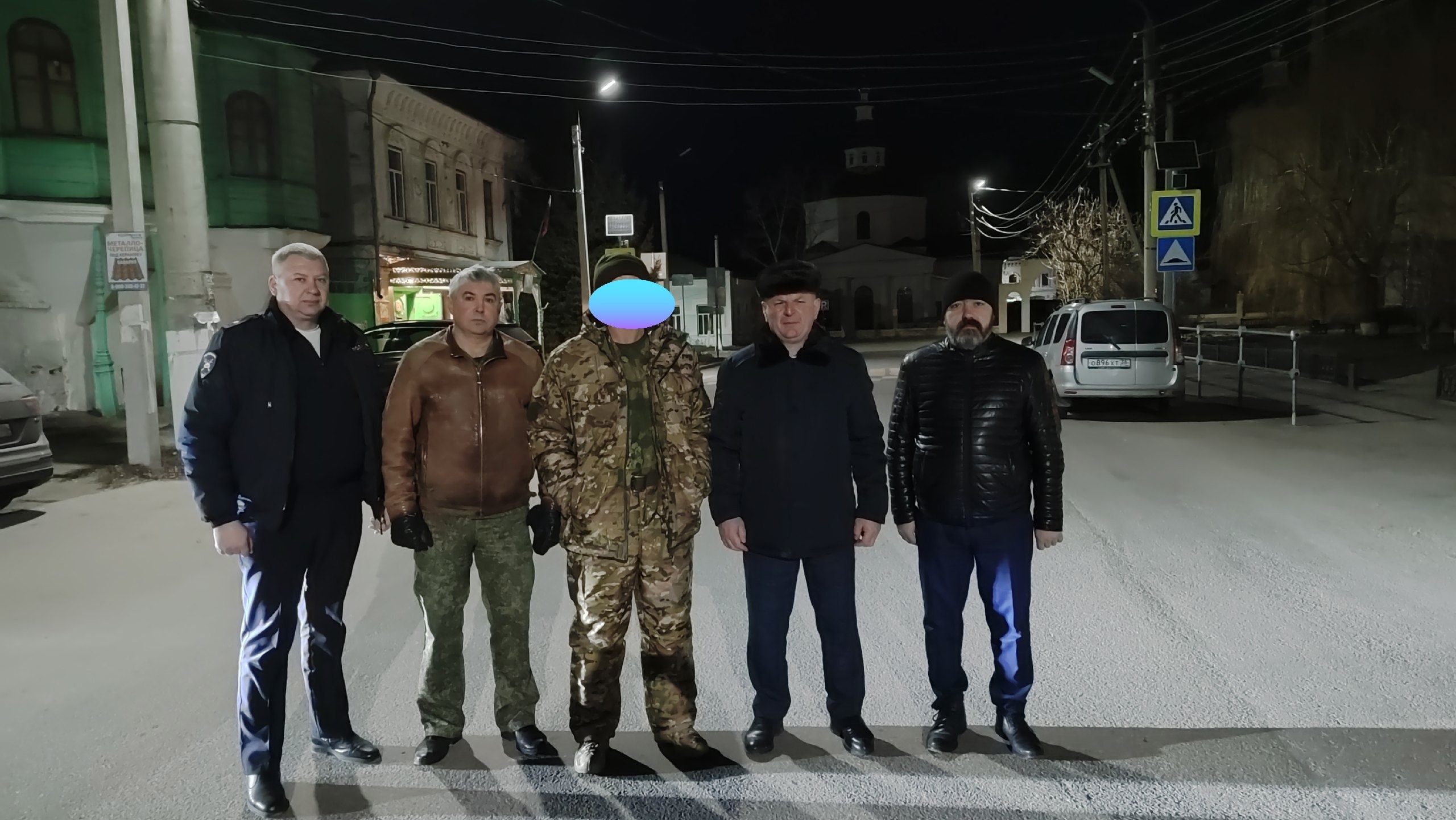 Ранним утром глава администрации Калачеевского муниципального района Котолевский Николай Тимофеевич.