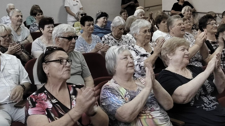 Калачеевские артисты «десантировались» в Павловске. Калачеевские артисты «десантировались» в Павловске.