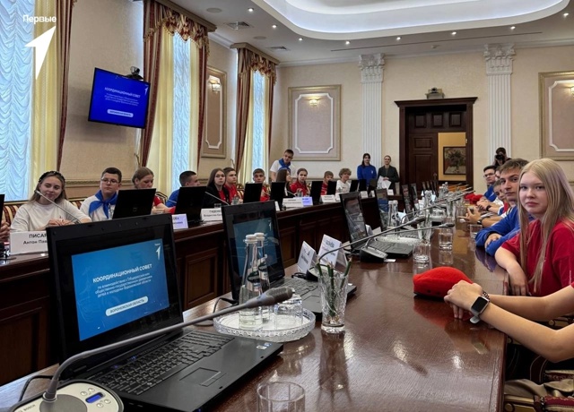 2 июля состоялось достаточно важное событие в жизни ребят Калачеевского района. 2 июля состоялось достаточно важное событие в жизни ребят Калачеевского района.