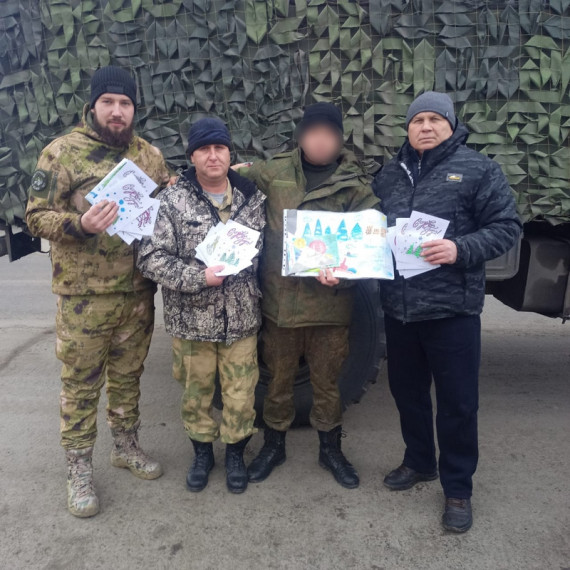 Калачеевцы доставили новогодние подарки воинам-землякам За прошлый год активисты райсовета ветеранов направили в зону СВО 141 автомобиль с партиями помощи. Калачеевцы доставили новогодние подарки воинам-землякам За прошлый год активисты райсовета ветеранов направили в зону СВО 141 автомобиль с партиями помощи.