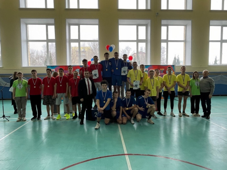 25 января, в честь празднования дня студента, прошёл турнир по волейболу среди команд Калачеевского аграрного техникума на базе ФОК «Калачеевский» им. С.Д. Просветова! В турнире приняли участие 4 команды.. 25 января, в честь празднования дня студента, прошёл турнир по волейболу среди команд Калачеевского аграрного техникума на базе ФОК «Калачеевский» им. С.Д. Просветова! В турнире приняли участие 4 команды..