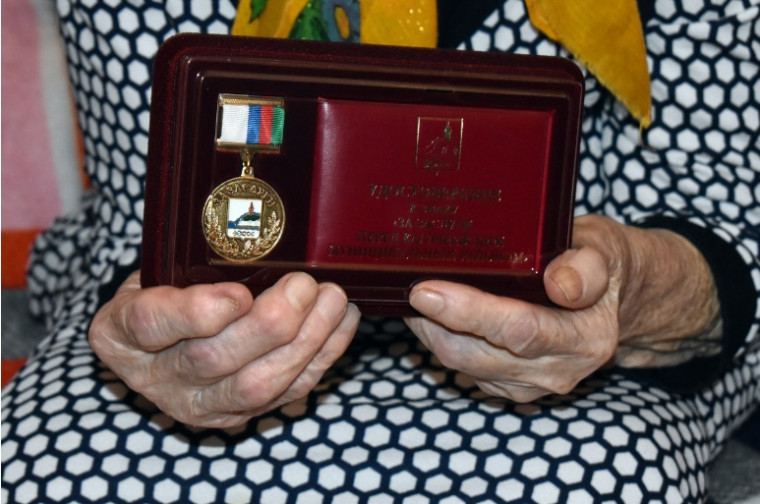 Одна запись в трудовой и 70 лет стажа.. Одна запись в трудовой и 70 лет стажа..